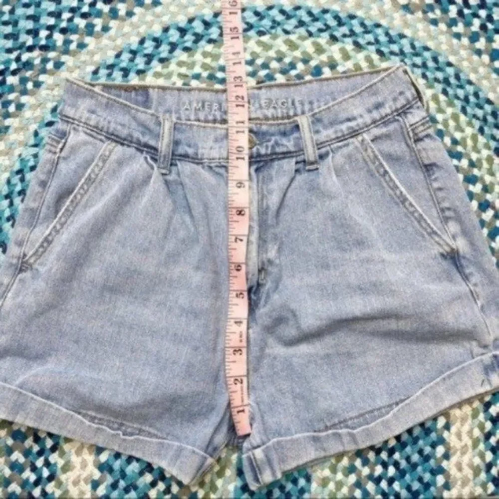 American Eagle‎ Baggy Denim Jean Shorts Size 2 High Waist Light Wash Cut Offs